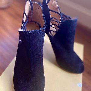 Antonio Melani Heals